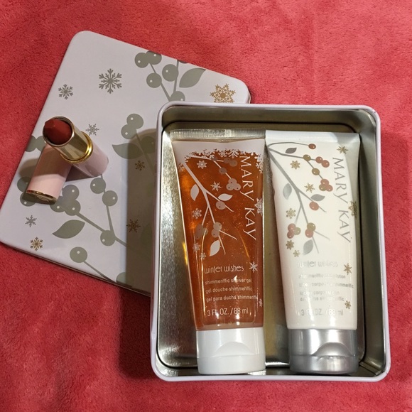 Mary Kay Other - 🆕 Winter Wishes Shimmeriffic Collection Bundle